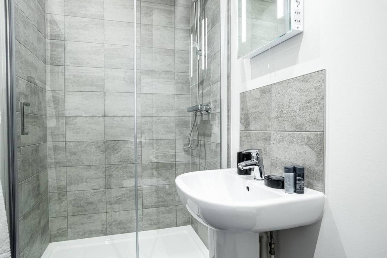 Bayard Apartments - 2 Bed Apartment Contractors Welcome Peterborough Eksteriør billede